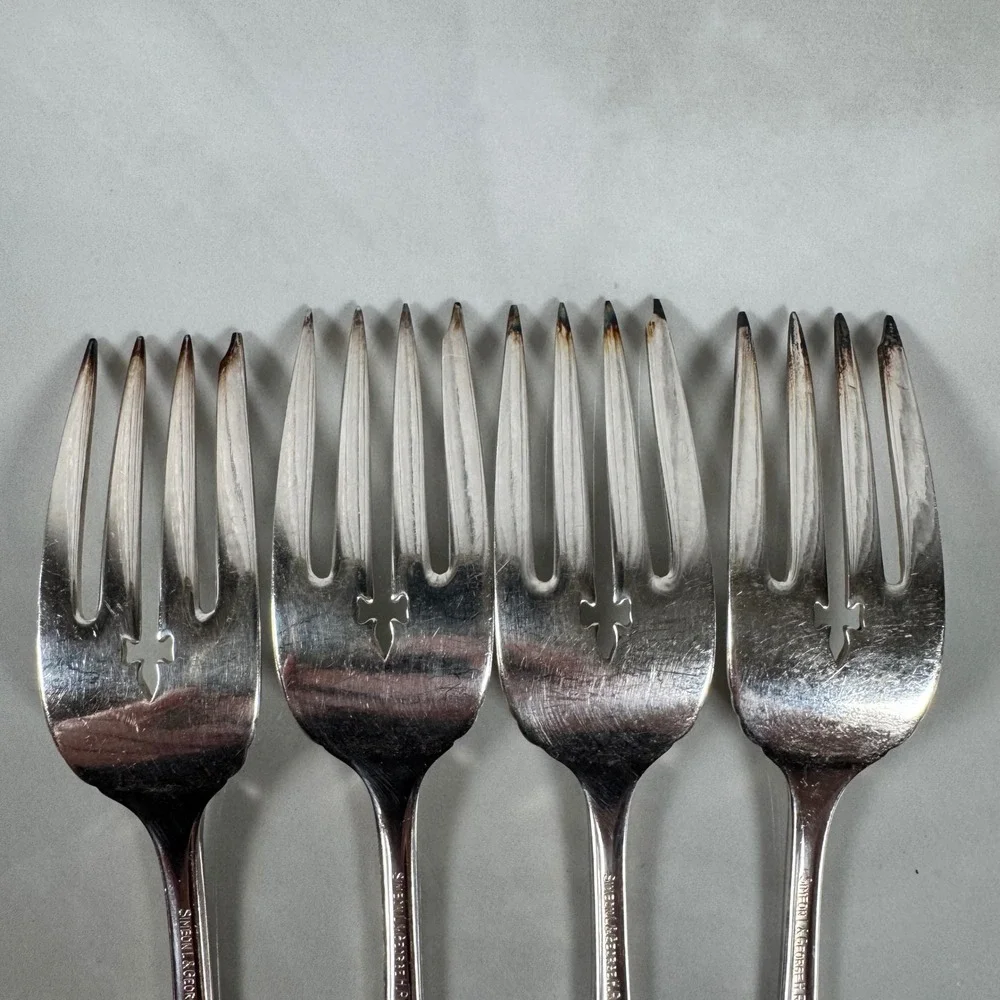 Set‎ of 4 Oneida Simeon L & George H Rogers Silver Plated Salad Forks Lot 1